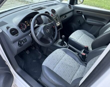 Белый Фольксваген Кадди, объемом двигателя 1.2 л и пробегом 185 тыс. км за 5400 $, фото 3 на Automoto.ua