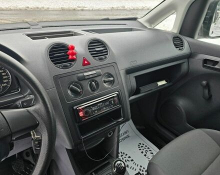 Білий Фольксваген Кадді, об'ємом двигуна 0 л та пробігом 166 тис. км за 9000 $, фото 16 на Automoto.ua