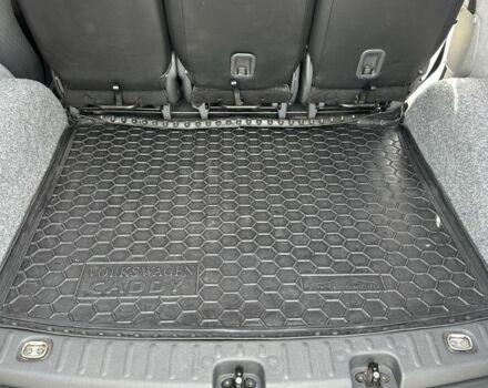 Белый Фольксваген Кадди, объемом двигателя 1.2 л и пробегом 145 тыс. км за 8300 $, фото 22 на Automoto.ua