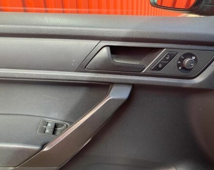 Белый Фольксваген Кадди, объемом двигателя 2 л и пробегом 141 тыс. км за 15600 $, фото 20 на Automoto.ua