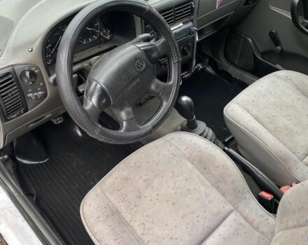 Белый Фольксваген Кадди, объемом двигателя 1.4 л и пробегом 165 тыс. км за 2200 $, фото 5 на Automoto.ua