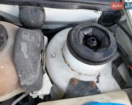 Білий Фольксваген Кадді, об'ємом двигуна 1.39 л та пробігом 210 тис. км за 1750 $, фото 13 на Automoto.ua