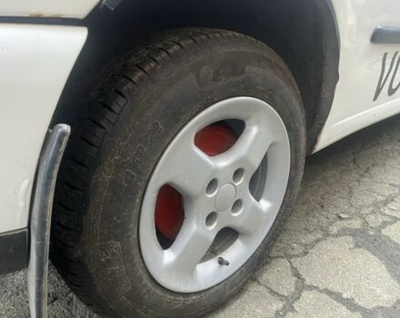 Білий Фольксваген Кадді, об'ємом двигуна 0 л та пробігом 200 тис. км за 2500 $, фото 1 на Automoto.ua