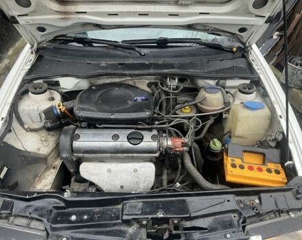 Білий Фольксваген Кадді, об'ємом двигуна 0 л та пробігом 200 тис. км за 2500 $, фото 6 на Automoto.ua