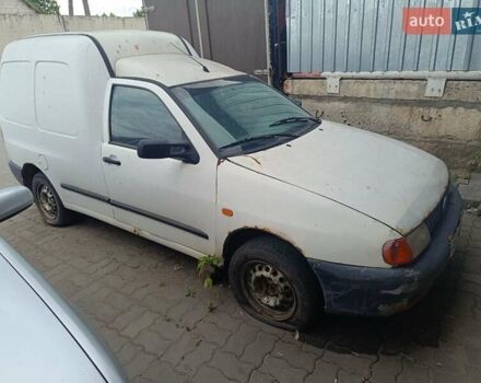 Белый Фольксваген Кадди, объемом двигателя 1.9 л и пробегом 260 тыс. км за 800 $, фото 3 на Automoto.ua