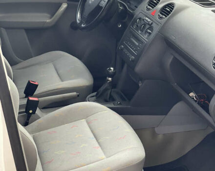 Білий Фольксваген Кадді, об'ємом двигуна 1.9 л та пробігом 266 тис. км за 5250 $, фото 22 на Automoto.ua