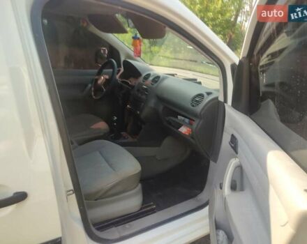 Белый Фольксваген Кадди, объемом двигателя 2 л и пробегом 300 тыс. км за 4300 $, фото 6 на Automoto.ua