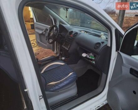 Белый Фольксваген Кадди, объемом двигателя 1.9 л и пробегом 420 тыс. км за 4000 $, фото 12 на Automoto.ua