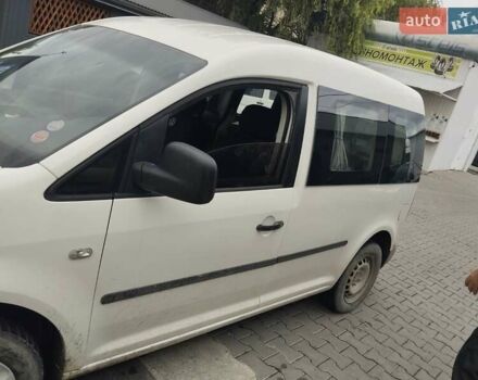 Белый Фольксваген Кадди, объемом двигателя 2 л и пробегом 280 тыс. км за 5200 $, фото 1 на Automoto.ua
