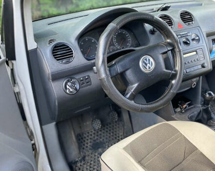 Білий Фольксваген Кадді, об'ємом двигуна 2 л та пробігом 275 тис. км за 5200 $, фото 4 на Automoto.ua