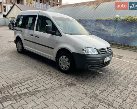 Белый Фольксваген Кадди, объемом двигателя 1.97 л и пробегом 273 тыс. км за 5800 $, фото 1 на Automoto.ua