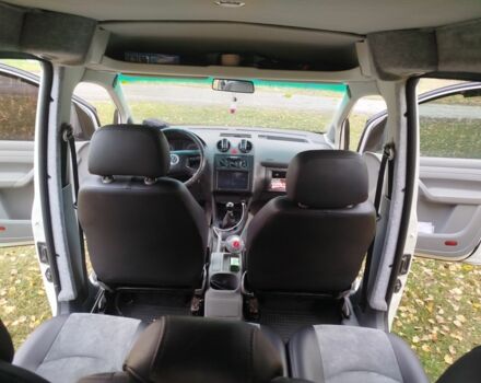 Белый Фольксваген Кадди, объемом двигателя 1.9 л и пробегом 385 тыс. км за 4500 $, фото 22 на Automoto.ua