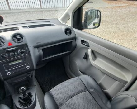 Белый Фольксваген Кадди, объемом двигателя 2 л и пробегом 270 тыс. км за 3900 $, фото 3 на Automoto.ua