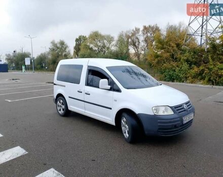 Белый Фольксваген Кадди, объемом двигателя 1.9 л и пробегом 298 тыс. км за 5000 $, фото 1 на Automoto.ua