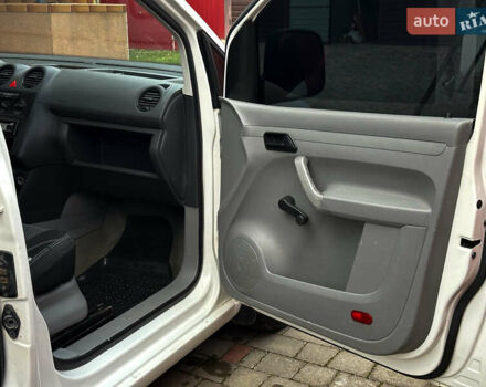 Белый Фольксваген Кадди, объемом двигателя 1.9 л и пробегом 360 тыс. км за 5200 $, фото 36 на Automoto.ua