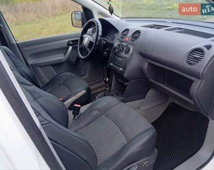 Белый Фольксваген Кадди, объемом двигателя 1.97 л и пробегом 296 тыс. км за 4850 $, фото 10 на Automoto.ua