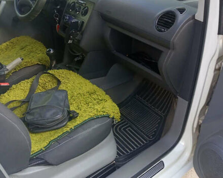 Белый Фольксваген Кадди, объемом двигателя 2 л и пробегом 362 тыс. км за 5200 $, фото 7 на Automoto.ua