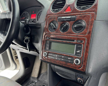 Белый Фольксваген Кадди, объемом двигателя 1.9 л и пробегом 413 тыс. км за 4999 $, фото 14 на Automoto.ua