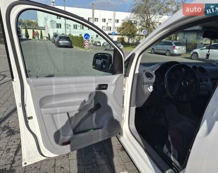 Белый Фольксваген Кадди, объемом двигателя 2 л и пробегом 313 тыс. км за 4700 $, фото 13 на Automoto.ua