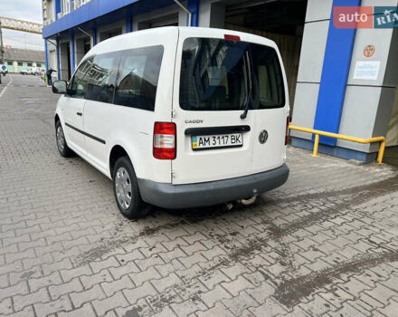 Белый Фольксваген Кадди, объемом двигателя 1.97 л и пробегом 273 тыс. км за 5800 $, фото 3 на Automoto.ua