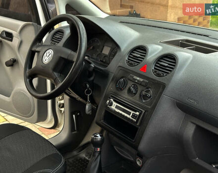 Белый Фольксваген Кадди, объемом двигателя 1.9 л и пробегом 360 тыс. км за 5200 $, фото 24 на Automoto.ua