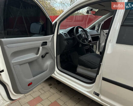 Белый Фольксваген Кадди, объемом двигателя 1.9 л и пробегом 360 тыс. км за 5200 $, фото 35 на Automoto.ua