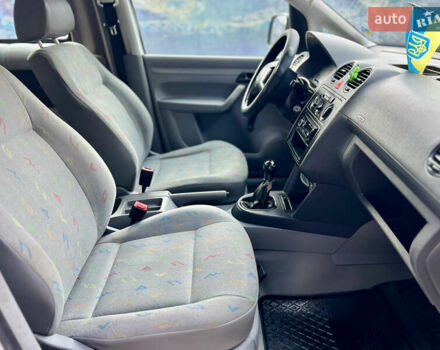 Белый Фольксваген Кадди, объемом двигателя 1.97 л и пробегом 273 тыс. км за 5800 $, фото 7 на Automoto.ua