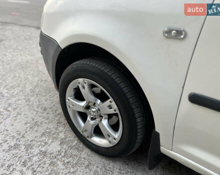 Белый Фольксваген Кадди, объемом двигателя 2 л и пробегом 225 тыс. км за 4950 $, фото 29 на Automoto.ua