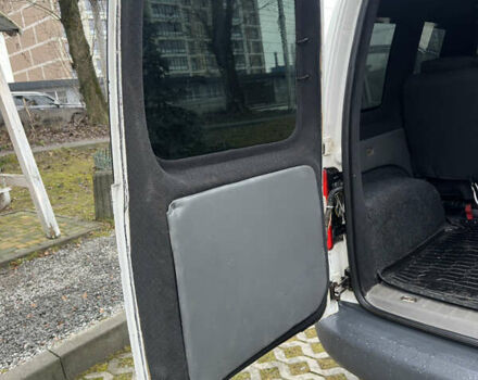 Белый Фольксваген Кадди, объемом двигателя 1.97 л и пробегом 356 тыс. км за 4150 $, фото 24 на Automoto.ua