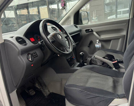 Белый Фольксваген Кадди, объемом двигателя 1.97 л и пробегом 356 тыс. км за 4150 $, фото 16 на Automoto.ua