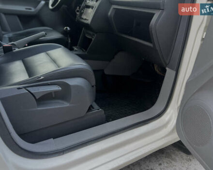 Белый Фольксваген Кадди, объемом двигателя 2 л и пробегом 225 тыс. км за 4950 $, фото 40 на Automoto.ua