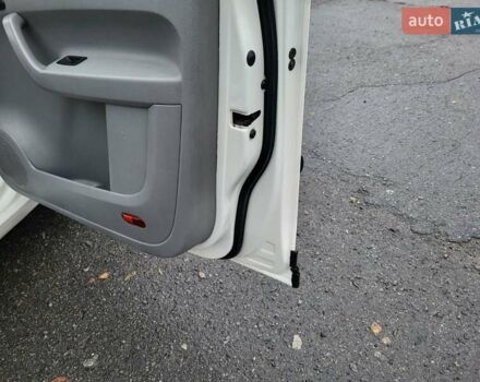 Белый Фольксваген Кадди, объемом двигателя 1.9 л и пробегом 226 тыс. км за 6600 $, фото 82 на Automoto.ua