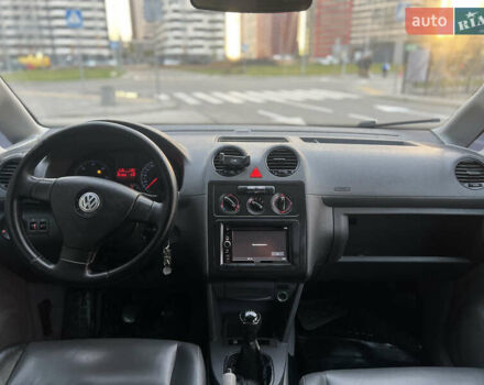 Белый Фольксваген Кадди, объемом двигателя 2 л и пробегом 225 тыс. км за 4950 $, фото 47 на Automoto.ua