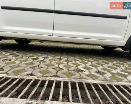 Белый Фольксваген Кадди, объемом двигателя 1.97 л и пробегом 356 тыс. км за 4150 $, фото 10 на Automoto.ua