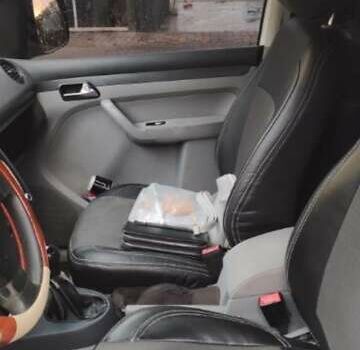 Белый Фольксваген Кадди, объемом двигателя 2 л и пробегом 388 тыс. км за 5500 $, фото 7 на Automoto.ua