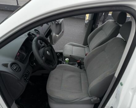 Белый Фольксваген Кадди, объемом двигателя 2 л и пробегом 300 тыс. км за 4950 $, фото 13 на Automoto.ua