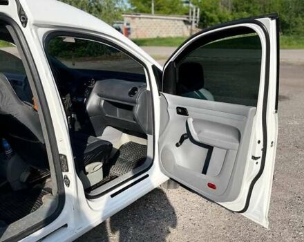 Белый Фольксваген Кадди, объемом двигателя 2 л и пробегом 325 тыс. км за 6500 $, фото 5 на Automoto.ua