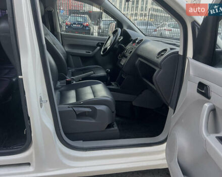 Белый Фольксваген Кадди, объемом двигателя 2 л и пробегом 225 тыс. км за 4950 $, фото 34 на Automoto.ua