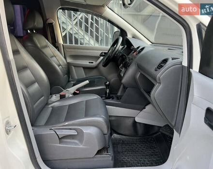 Белый Фольксваген Кадди, объемом двигателя 2 л и пробегом 225 тыс. км за 4950 $, фото 53 на Automoto.ua