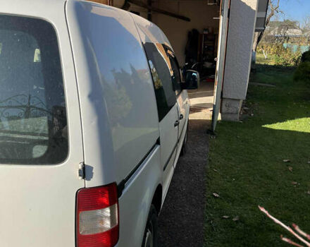 Белый Фольксваген Кадди, объемом двигателя 1.4 л и пробегом 204 тыс. км за 5400 $, фото 2 на Automoto.ua