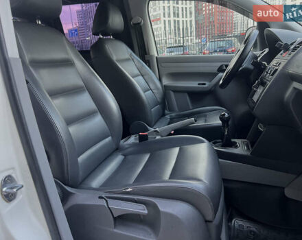 Белый Фольксваген Кадди, объемом двигателя 2 л и пробегом 225 тыс. км за 4950 $, фото 38 на Automoto.ua