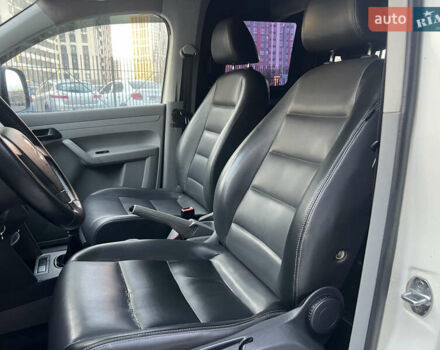 Белый Фольксваген Кадди, объемом двигателя 2 л и пробегом 225 тыс. км за 4950 $, фото 45 на Automoto.ua