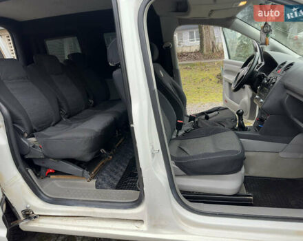 Белый Фольксваген Кадди, объемом двигателя 1.97 л и пробегом 356 тыс. км за 4150 $, фото 21 на Automoto.ua