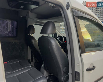 Белый Фольксваген Кадди, объемом двигателя 2 л и пробегом 225 тыс. км за 4950 $, фото 51 на Automoto.ua