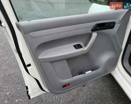 Белый Фольксваген Кадди, объемом двигателя 1.9 л и пробегом 226 тыс. км за 6600 $, фото 77 на Automoto.ua