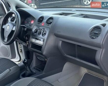 Білий Фольксваген Кадді, об'ємом двигуна 2 л та пробігом 230 тис. км за 5300 $, фото 12 на Automoto.ua