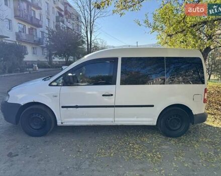 Белый Фольксваген Кадди, объемом двигателя 2 л и пробегом 400 тыс. км за 3800 $, фото 2 на Automoto.ua