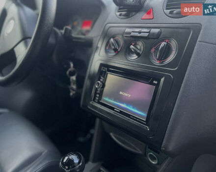 Белый Фольксваген Кадди, объемом двигателя 2 л и пробегом 225 тыс. км за 4950 $, фото 33 на Automoto.ua