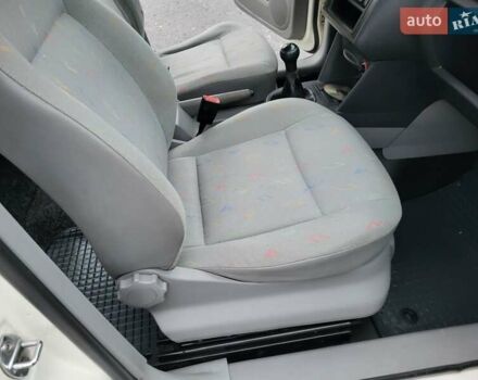 Белый Фольксваген Кадди, объемом двигателя 1.9 л и пробегом 226 тыс. км за 6600 $, фото 71 на Automoto.ua