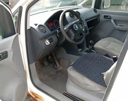 Белый Фольксваген Кадди, объемом двигателя 2 л и пробегом 378 тыс. км за 3500 $, фото 9 на Automoto.ua